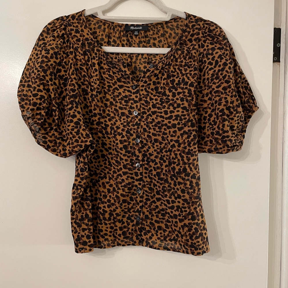 Madewell Balloon-Sleeve Button-Up Top in Painted Leopard